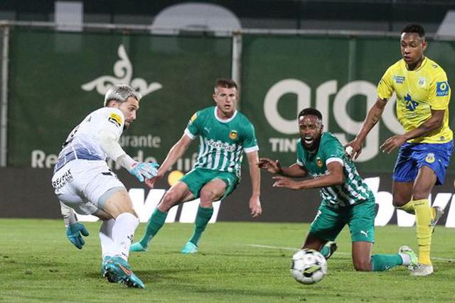 Rio Ave vence Arouca em fraco jogo que nem deveria merecer o golo (veja o resumo)