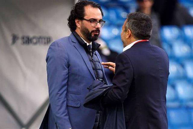 Dono do Leeds explode e jogadores penitenciam-se