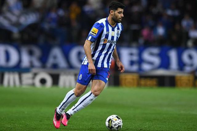 Taremi de volta para transpor mais uma barreira