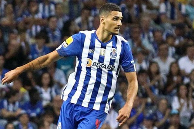 David Carmo ‘nas covas’ no golo do Feirense (vídeo)