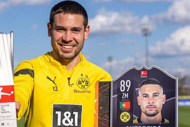 Raphael Guerreiro eleito melhor jogador do mês da Bundesliga