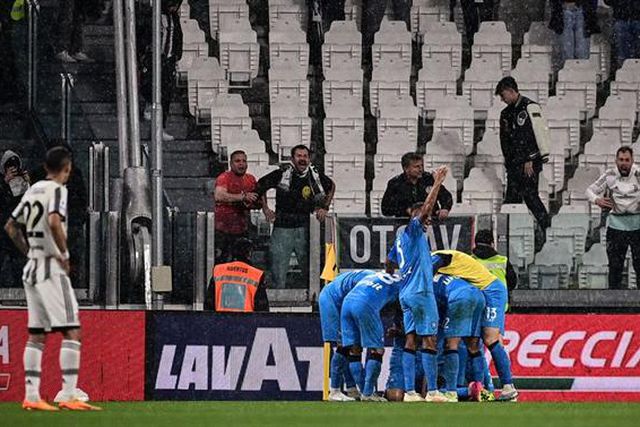 Depois de Alvalade: Juventus perde em casa com o líder Nápoles (veja o golo)