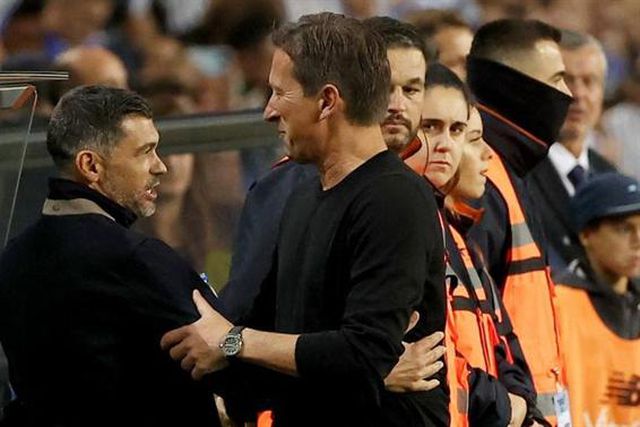 Roger Schmidt agradece e retribui elogios de Sérgio Conceição