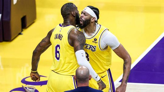 LeBron James em destaque e Lakers a uma vitória das meias-finais (vídeos)