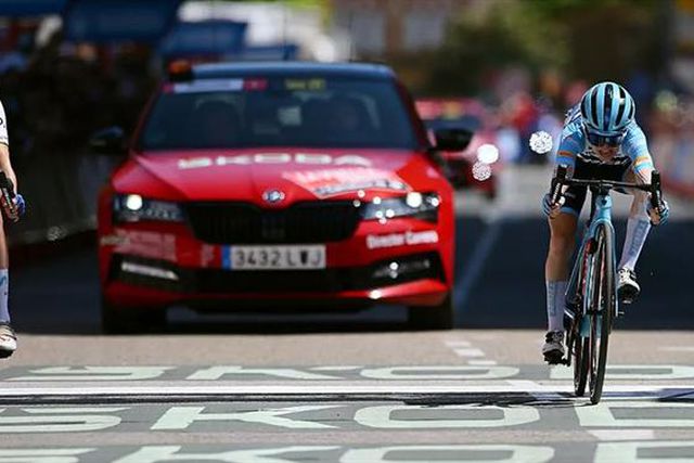 Annemiek Van Vleuten deu a volta à Vuelta feminina