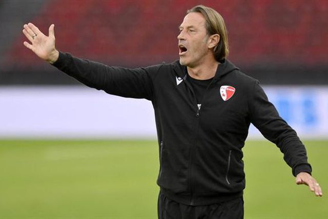 Um amor difícil de quebrar: Treinador regressa… pela quarta vez