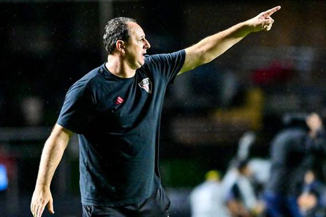 Lenda do clube despedida após vitória na Sul-Americana