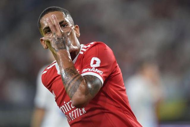 Gilberto está à porta do clube dos ‘centenários’