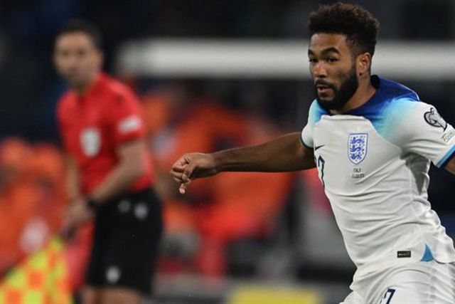 Inglaterra perde Reece James