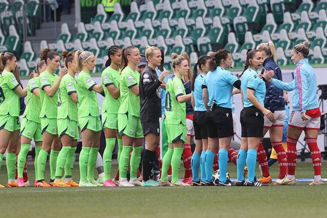 Liga dos Campeões: Wolfsburgo e Arsenal empatam e adiam decisão para a segunda mão