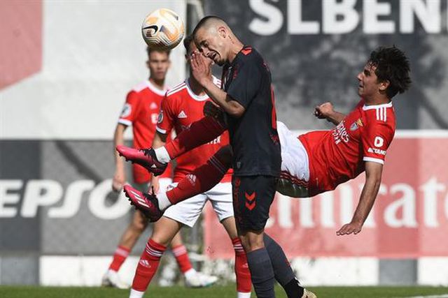 Benfica vence e deixa SC Braga a roer as unhas