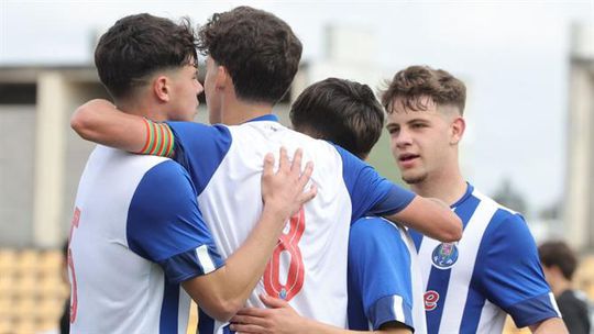 Goleada do FC Porto vale vice-liderança partilhada