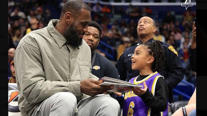 Momento terno entre LeBron e uma fã (vídeo)