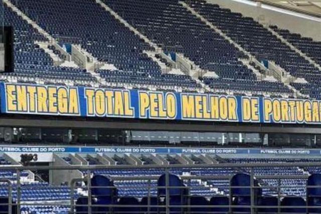 Coreografia em preparação no Estádio do Dragão