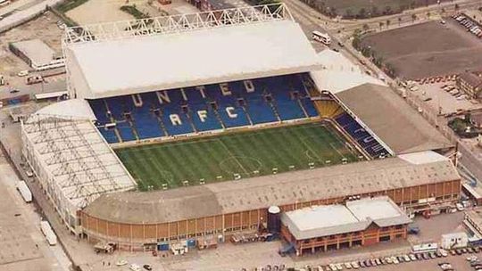 Estádio Elland Road fechado e evacuado após «ameaça de segurança»