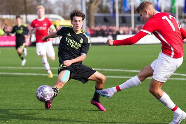 AZ Alkmaar despacha Real Madrid e marca encontro com o Sporting