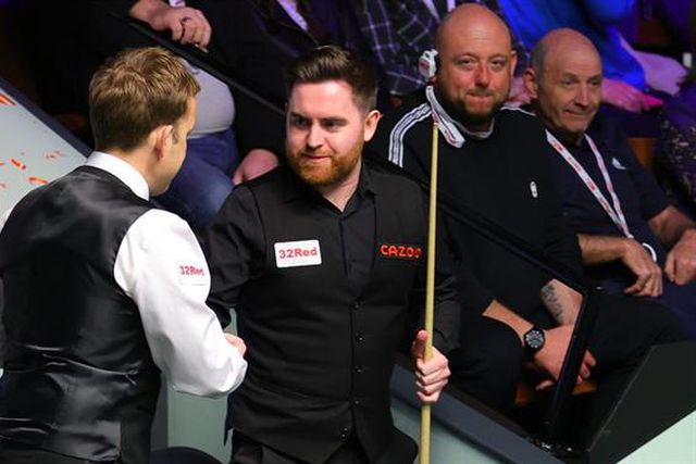 Mundial: Jones herói no dia em que dois campeões puxaram dos galões