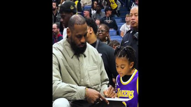Momento terno entre LeBron e uma fã