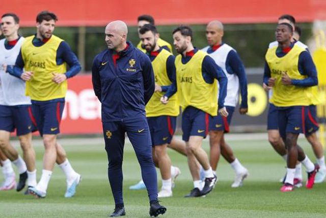 De titulares com o Liechtenstein para fora da ficha no Luxemburgo