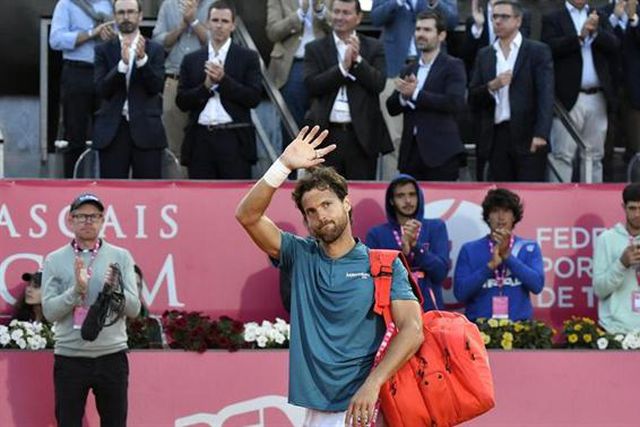 Estoril Open: João Sousa derrotado e singulares sem portugueses