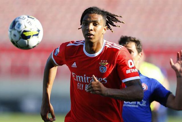 Com espectadores especiais na bancada, Benfica B empata com penúltimo (fotogaleria)
