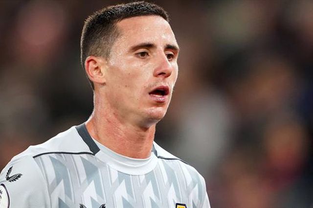 «Não cuspi no jogador do Nottingham»