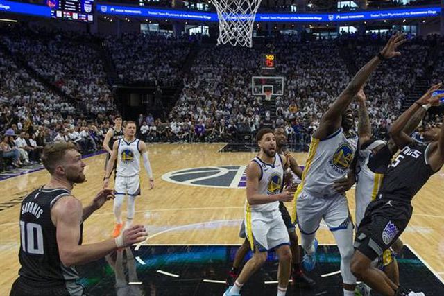 17 anos depois, Sacramento Kings entram a vencer nos play-off frente ao campeão