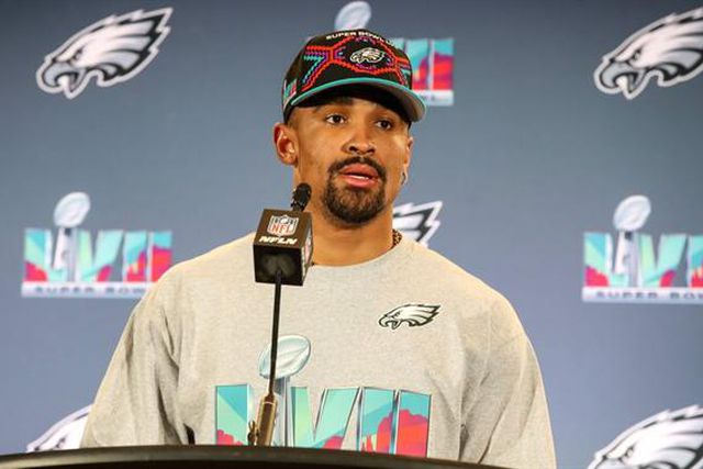 €47M/ano: 'Águias' tornam Jalen Hurts o mais bem pago na história da NFL