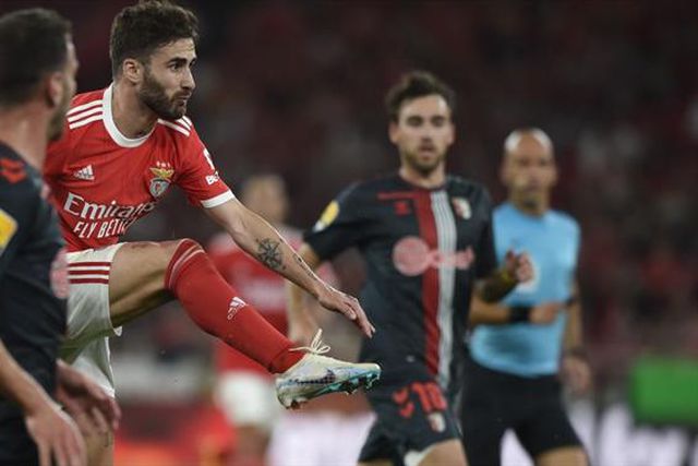 Grande passe de Neres e Rafa marca e acaba com o jejum (vídeo)