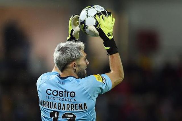 Incrível: Arruabarrena defende terceiro penálti seguido (vídeo)