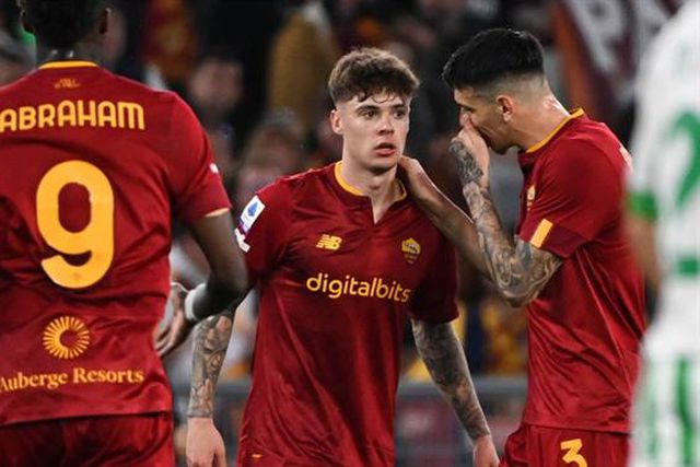 Sem Mourinho no banco, Roma perde em jogo com festival de golos (veja-os aqui)