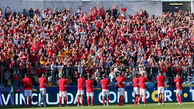 Jogo em Chaves: Benfica com multa pesada por causa de duas cadeiras