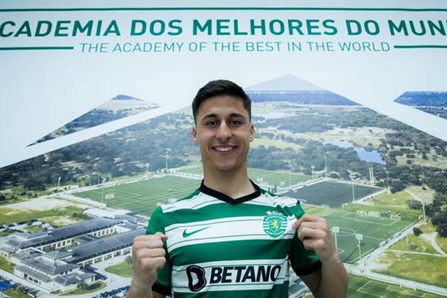Rodrigo Marquês renova contrato e aponta referência no plantel principal