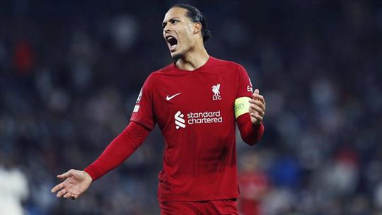 Recado para dentro de Van Dijk: «Se querem o Liverpool de volta…»