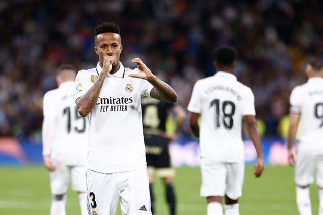 Espanhóis rendidos a ex-FC Porto: «De piada a melhor defesa do mundo»