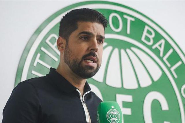 António Oliveira avança na Taça, Renato Paiva eliminado na Copa Nordeste