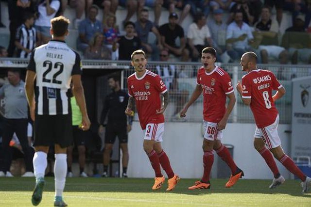 O resumo da goleada do Benfica em Portimão (vídeo)