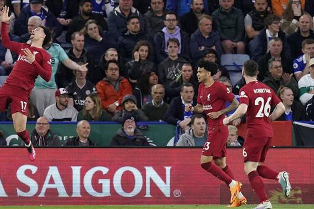 Bis de Jones e Liverpool colado' a Man. United e Newcastle (veja os golos)