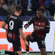 Milan empata em Nápoles e está nas meias-finais (veja os golos)