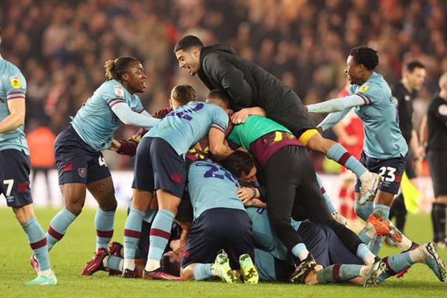 Oficial: Burnley está de volta à Premier League, ainda com 7 jogos por disputar