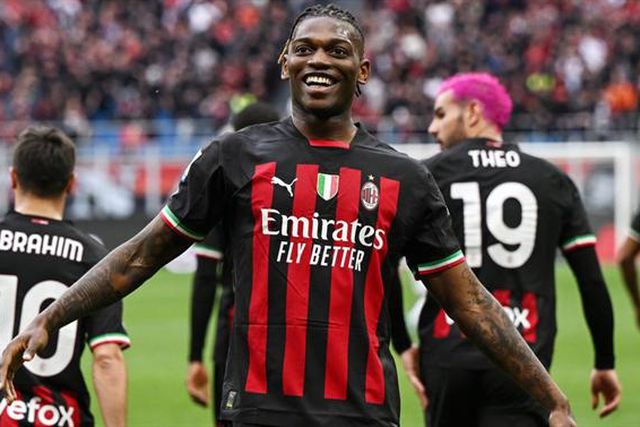 Imparável! Rafael Leão bisa na vitória do Milan (veja os golos)