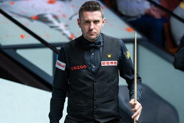 Mundial: Selby cheira o ‘penta’ e chinês de 20 anos encanta