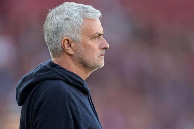 «Mourinho pode enfiar os troféus que ganhou no c…»