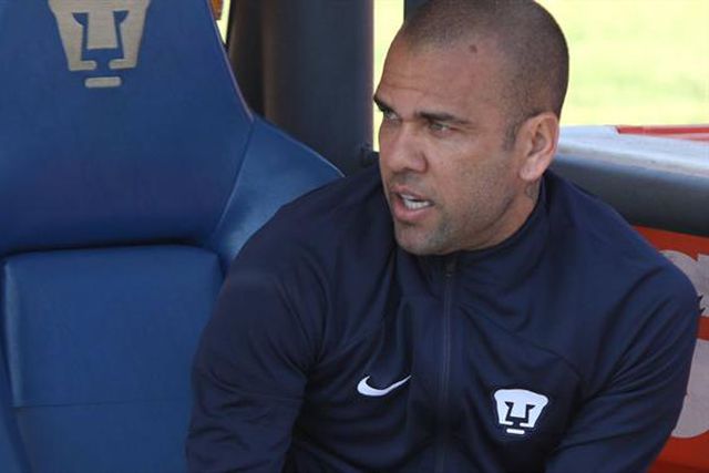 Daniel Alves pode participar em torneio de futebol entre prisões