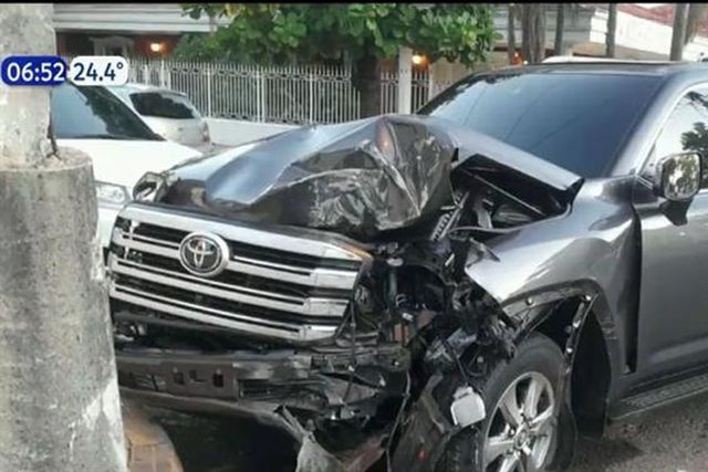 Oscar Cardozo sofre aparatoso acidente de viação (veja o vídeo do embate e as fotos dos estragos)