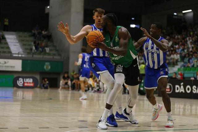 Finke brilha na vitória do FC Porto em Alvalade após prolongamento
