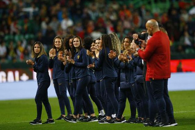 Elas merecem! Houve homenagem no intervalo do jogo de Alvalade
