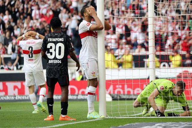 Estugarda e Tiago Tomás caem para a zona de descida