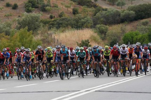 WorldTeams pagam formação de ciclistas