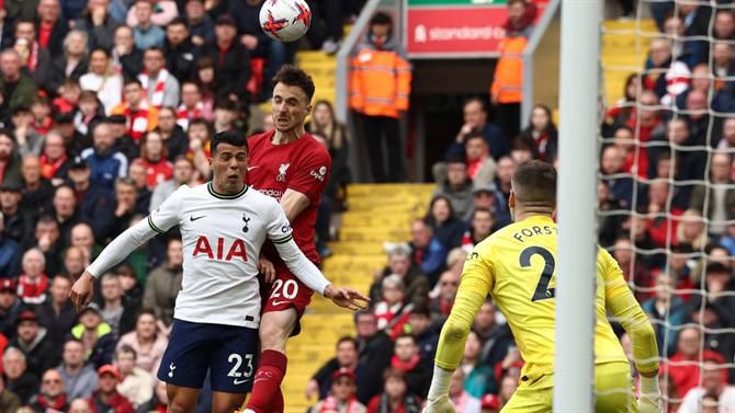 Diogo Jota dá a vitória ao Liverpool frente ao Tottenham em jogo de loucos (veja os golos)